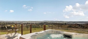 2 bedroom accommodation in Lochwinnoch
