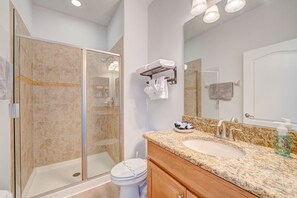 Bathroom - Relax in our Pool, 
Swim in the HOA Pool
Play Tennis, Pickleball 
Enjoy a Movie (Kissimmee)