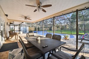 Outdoor dining - Deluxe House with 3 bedrooms, 2 bathrooms & Heated Pool (New Port Richey)
