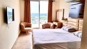 Deluxe Double Room | Soundproofing, iron/ironing board, free WiFi