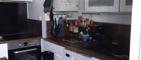 Fridge, microwave, coffee/tea maker, electric kettle