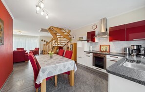 Fridge, microwave, oven, stovetop - 3 bedroom stunning home in Haren (Ems) (Haren (Ems))
