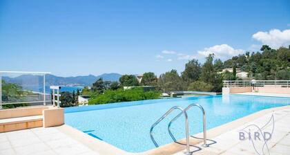Luxueux appartement Cannes, VUE MER et PISCINE A DEBORDEMENT