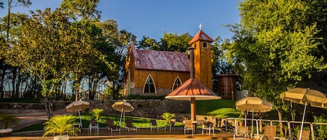 Fachada de la propiedad