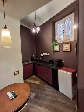 Premium Studio, City View | Dapur peribadi | Sebuah peti sejuk di kawasan bersama 