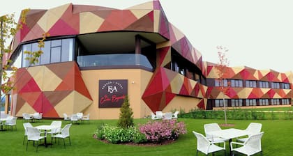 Hotel-Bodegas FyA