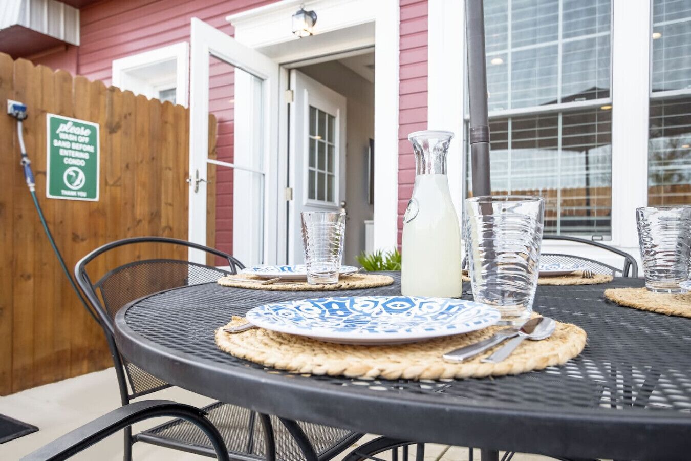 Enjoy alfresco dining.
