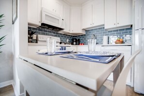 Fridge, microwave, oven, stovetop - Beach Sunrise: Walk to Downtown & Lewes Beach (Lewes)