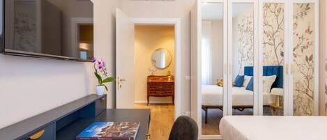 3 slaapkamers, een strijkplank/strijkijzer, wifi, beddengoed