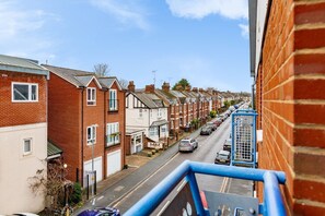 Property grounds - Town centre apartment with balcony & free parking space!  (Chelmsford)