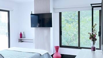 Junior Room, Balcony, City View | Egyptian cotton sheets, premium bedding, down duvets, pillow-top beds