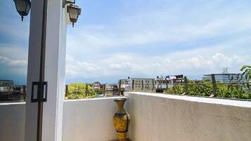 Junior Room, Balcony, City View | Egyptian cotton sheets, premium bedding, down duvets, pillow-top beds