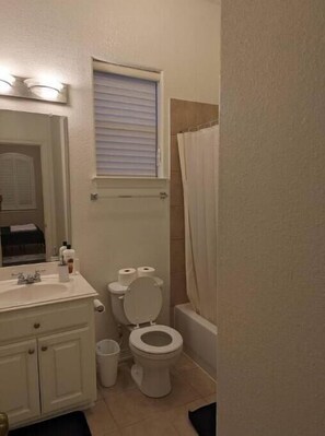 Towels, soap, shampoo, toilet paper