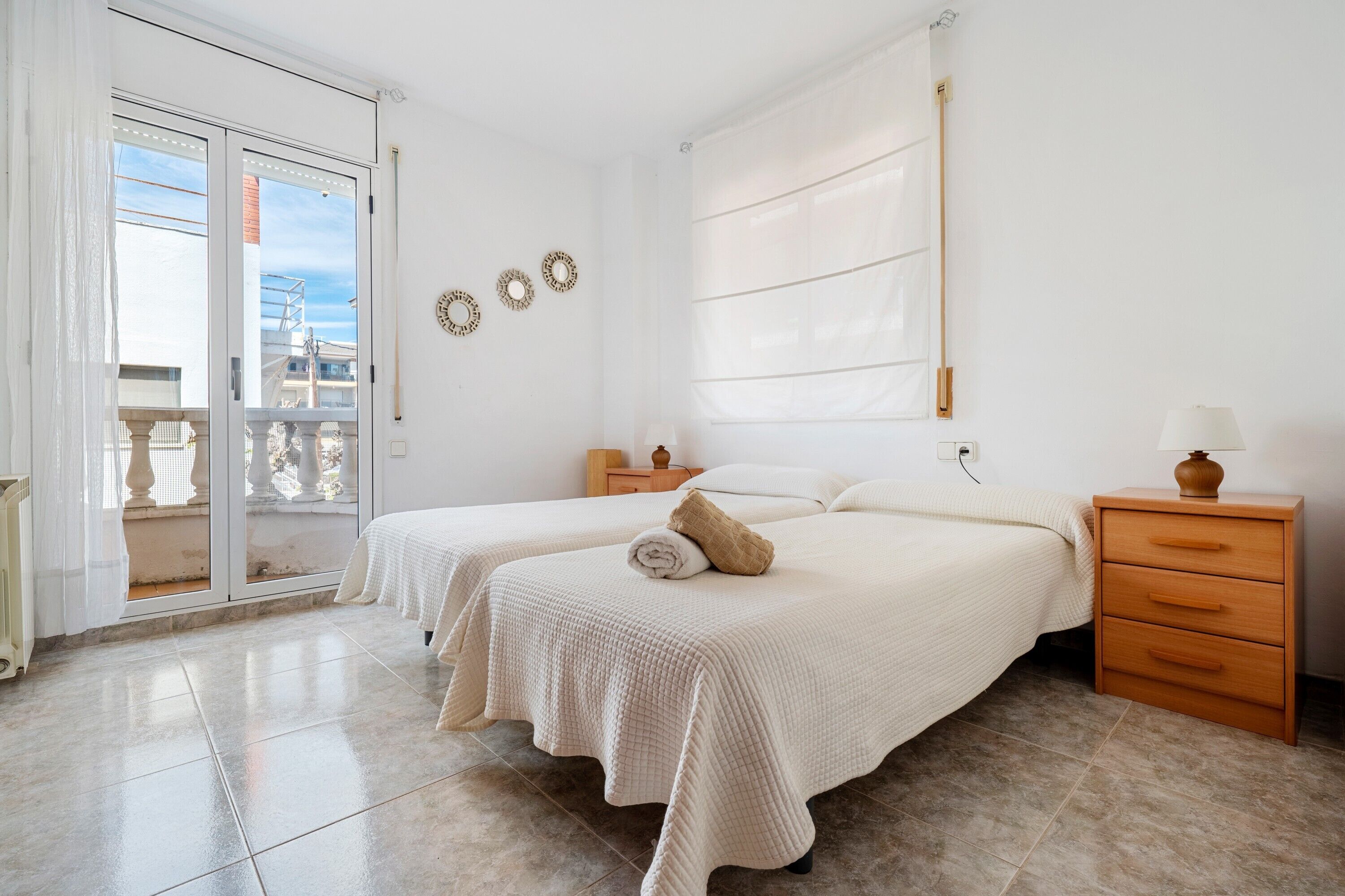 5 bedrooms, iron/ironing board, free WiFi, bed sheets