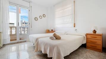 5 bedrooms, iron/ironing board, free WiFi, bed sheets