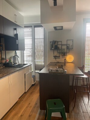 Fridge, microwave, oven, stovetop