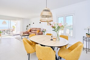 Dining - Villa 'Rd01 Atalaya' with Sea View, Wifi and Air Conditioning (Torrox)