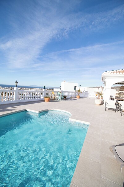 Villa 'Rd01 Atalaya' with Sea View, Wifi and Air Conditioning