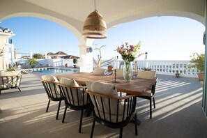 Outdoor dining - Villa 'Rd01 Atalaya' with Sea View, Wifi and Air Conditioning (Torrox)