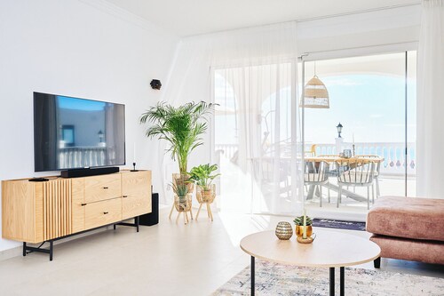 Villa 'Rd01 Atalaya' with Sea View, Wifi and Air Conditioning