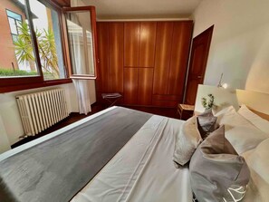 3 habitaciones, tabla de planchar con plancha y wifi gratis 