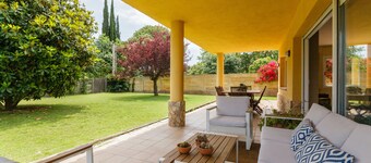 Country House with Garden, near Barcelona and with Sea View