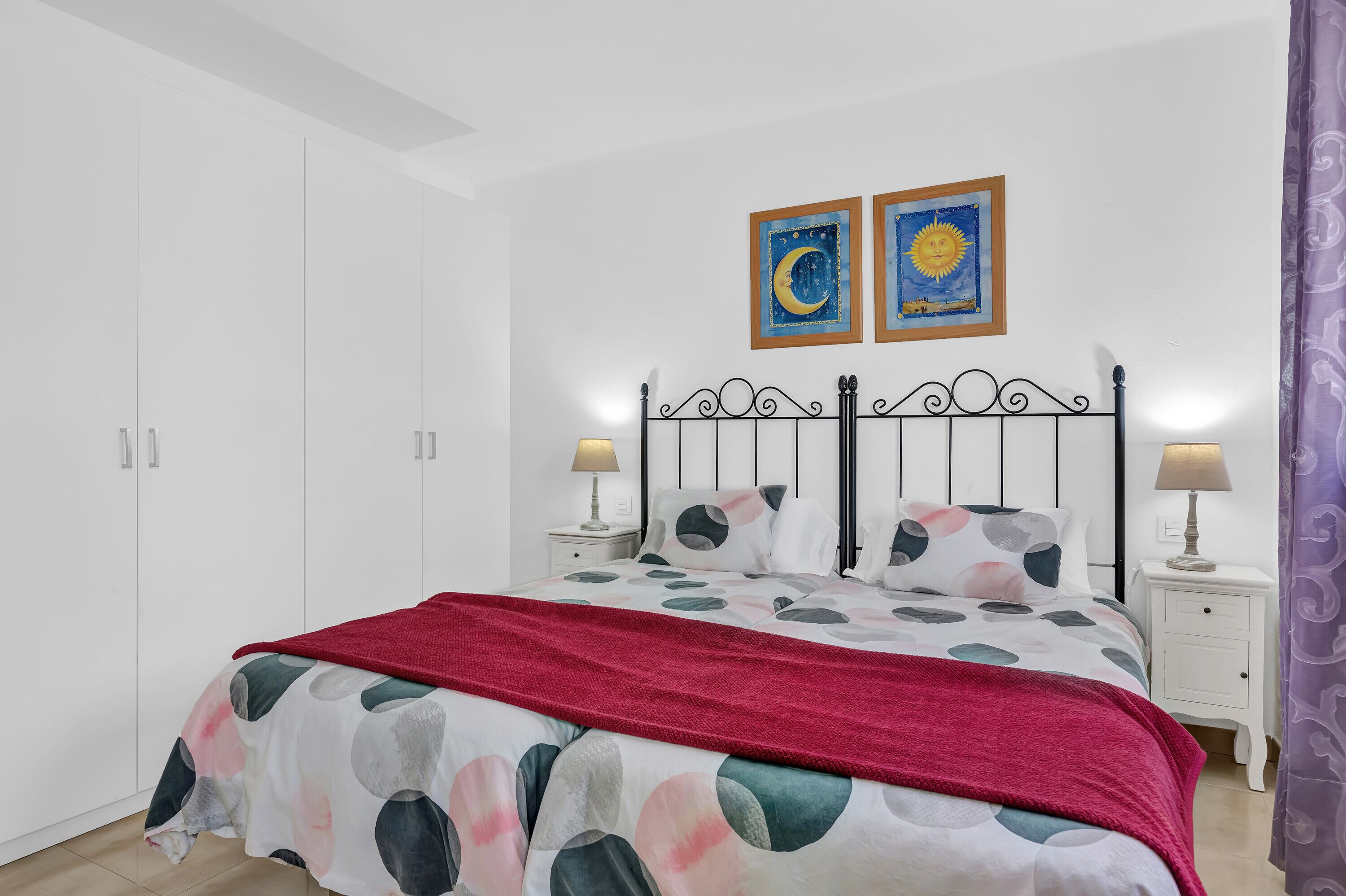 2 slaapkamers, een strijkplank/strijkijzer, gratis wifi, beddengoed