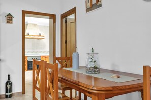 Dining - Holiday Home 'Casa Juan Y Josefa El Palmar' with Private Terrace, Wi-Fi and Air Conditioning (El Palmar de Cádiz)