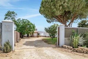 Property grounds - Holiday Home 'Casa Juan Y Josefa El Palmar' with Private Terrace, Wi-Fi and Air Conditioning (El Palmar de Cádiz)