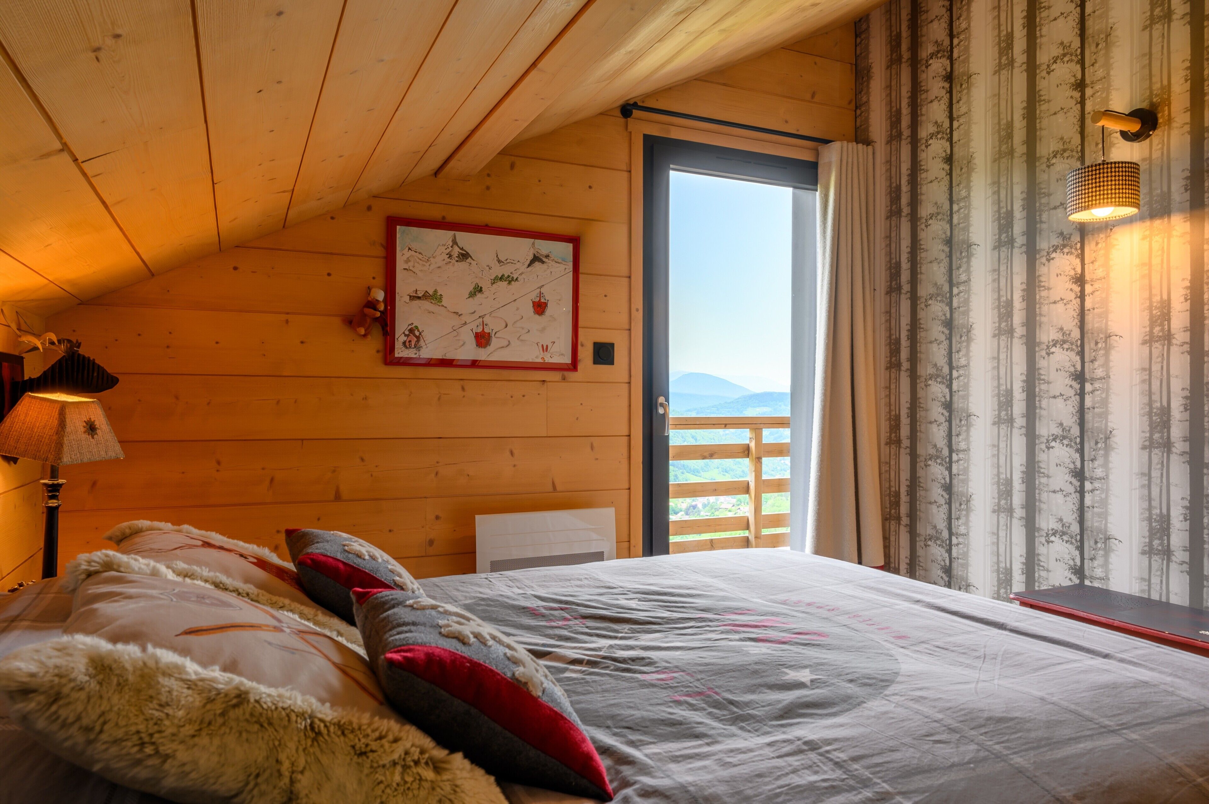 4 slaapkamers, een strijkplank/strijkijzer, gratis wifi, beddengoed