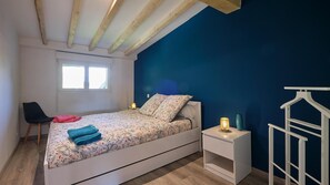 4 soverom, skrivebord, strykejern/-brett og wi-fi (inkludert)