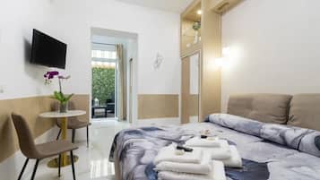 Bügeleisen/Bügelbrett, kostenloses WLAN, Bettwäsche