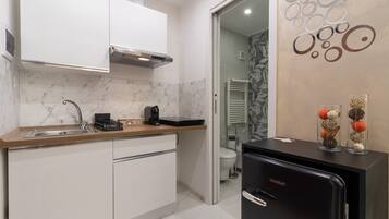 Herdplatte, Wasserkocher mit Kaffee-/Teezubehör, Wasserkocher