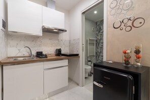 Herdplatte, Wasserkocher mit Kaffee-/Teezubehör, Wasserkocher