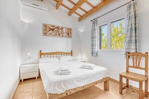 3 عدّة غرف نوم ومكواة/لوح كي وواي فاي مجانًا وملاءات أسرّة