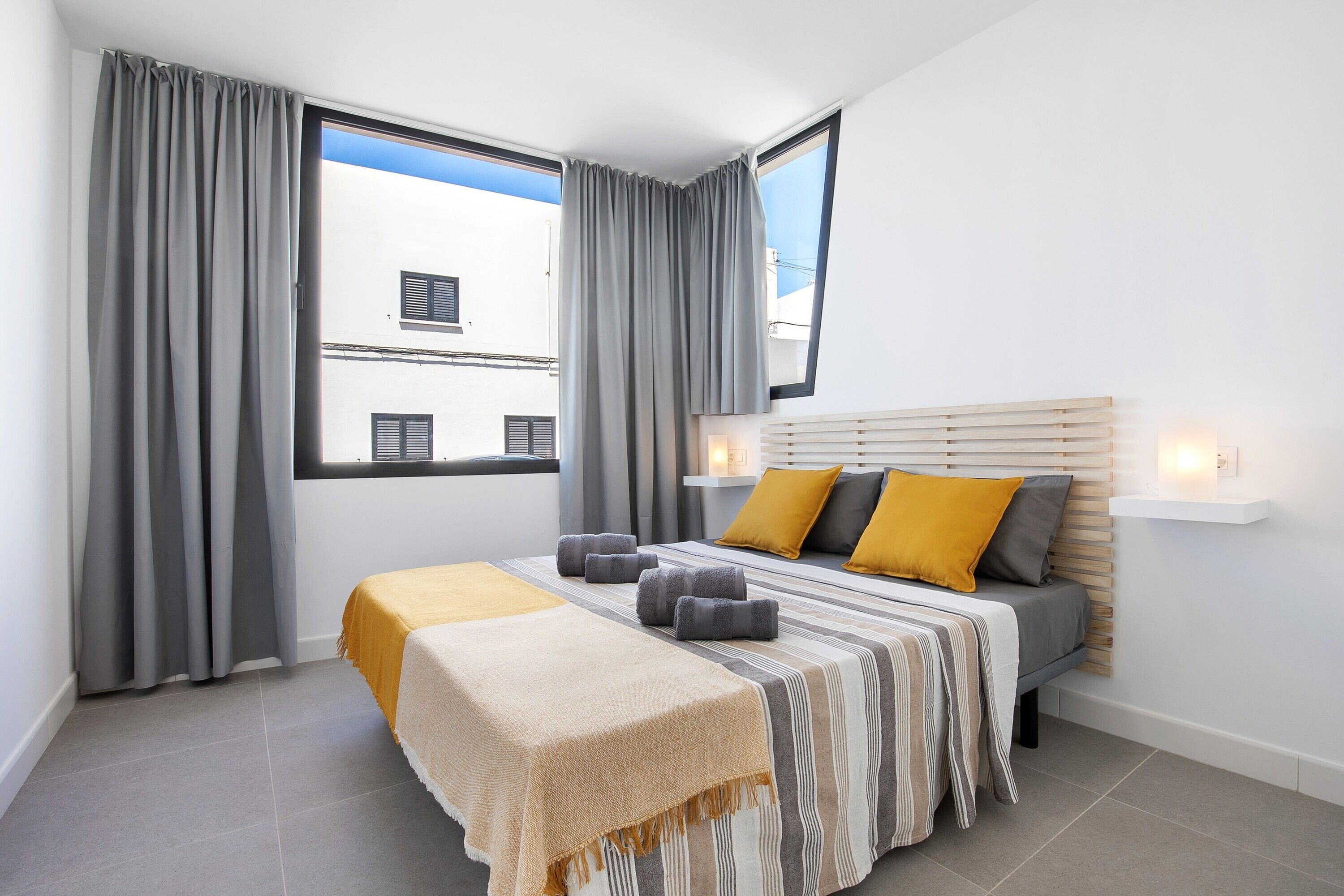 2 slaapkamers, een strijkplank/strijkijzer, gratis wifi, beddengoed