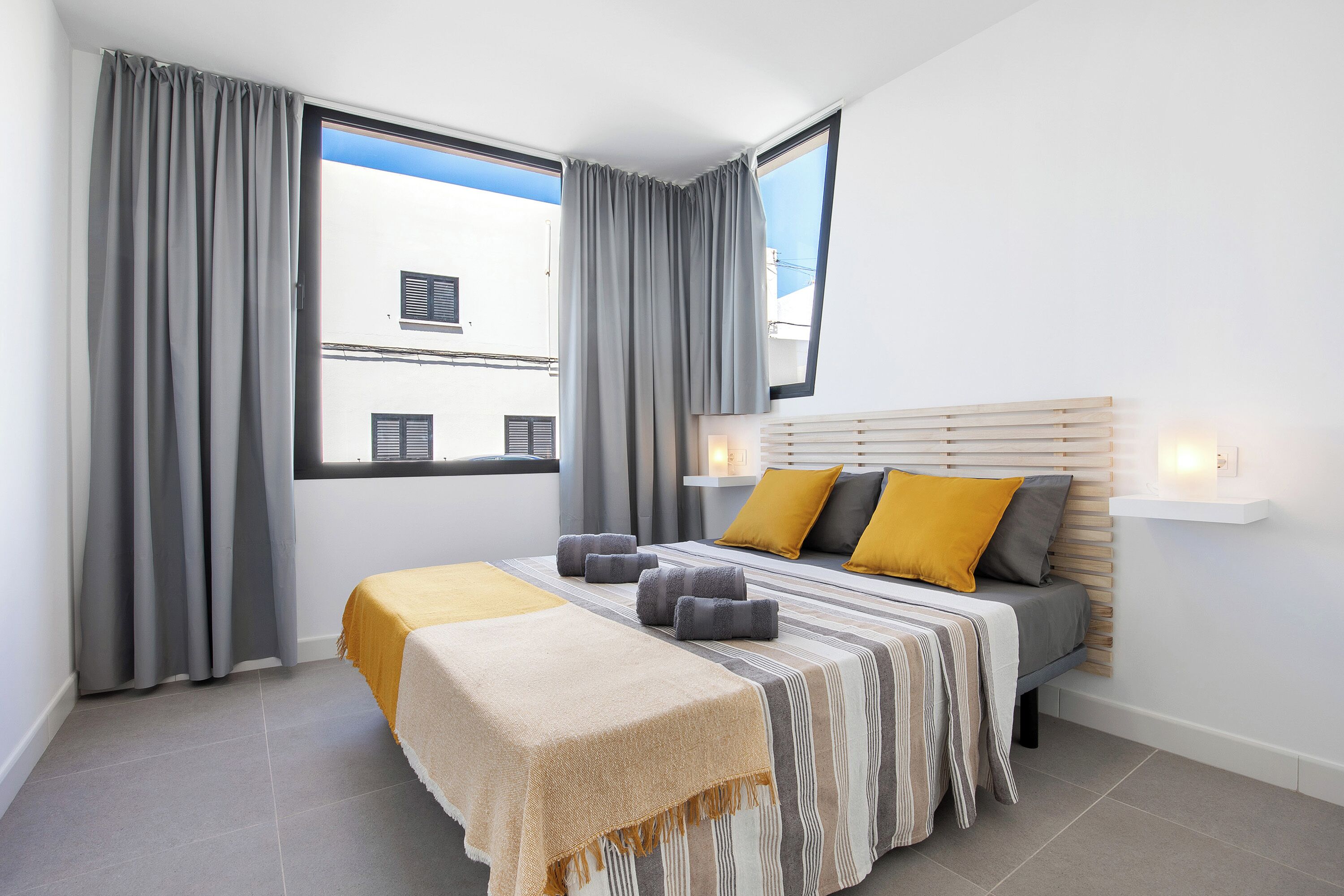 2 chambres, fer et planche à repasser, Wi-Fi gratuit, draps fournis