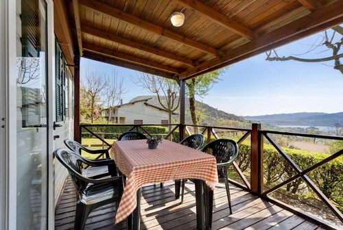 Caravan 'Mobile Home Comfort Vista Lago' with Lake View, Shared Pool and Private Garden