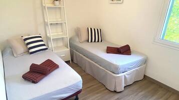 3 bedrooms, iron/ironing board, free WiFi, bed sheets