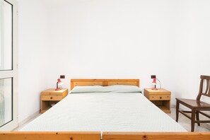 3 habitaciones, tabla de planchar con plancha y wifi gratis 