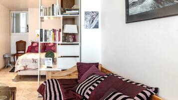 1 bedroom, free WiFi, bed sheets