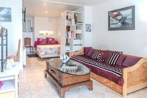 1 bedroom, free WiFi, bed sheets