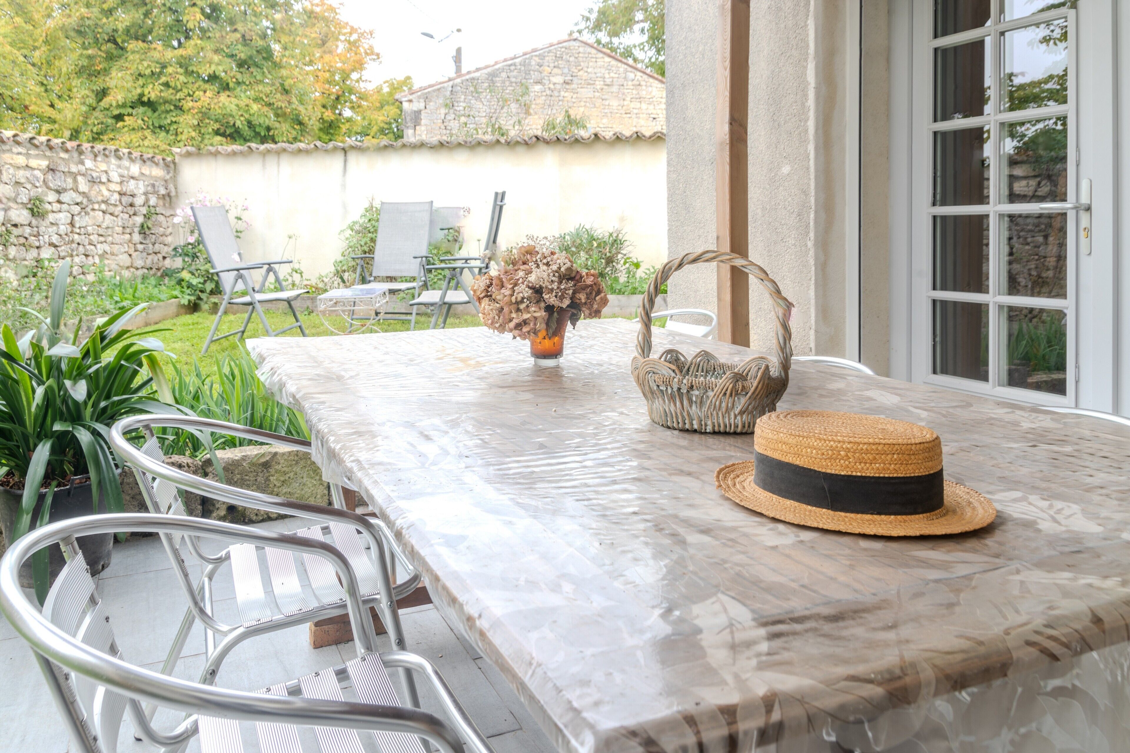 屋外ダイニングエリア