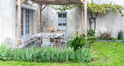 Holiday Home 'La Maison De Joséphine' with Private Terrace and Wi-Fi