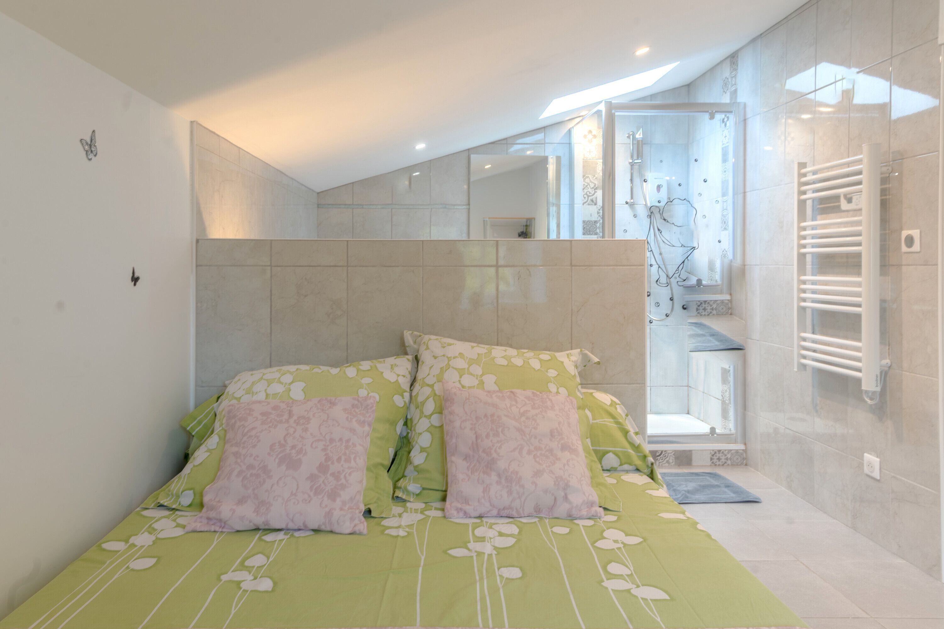 3 chambres, fer et planche à repasser, Wi-Fi gratuit, draps fournis