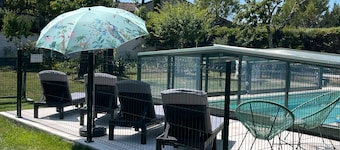 Holiday Home 'La Maison D’eloi' with Shared Pool, Private Terrace and Wi-Fi