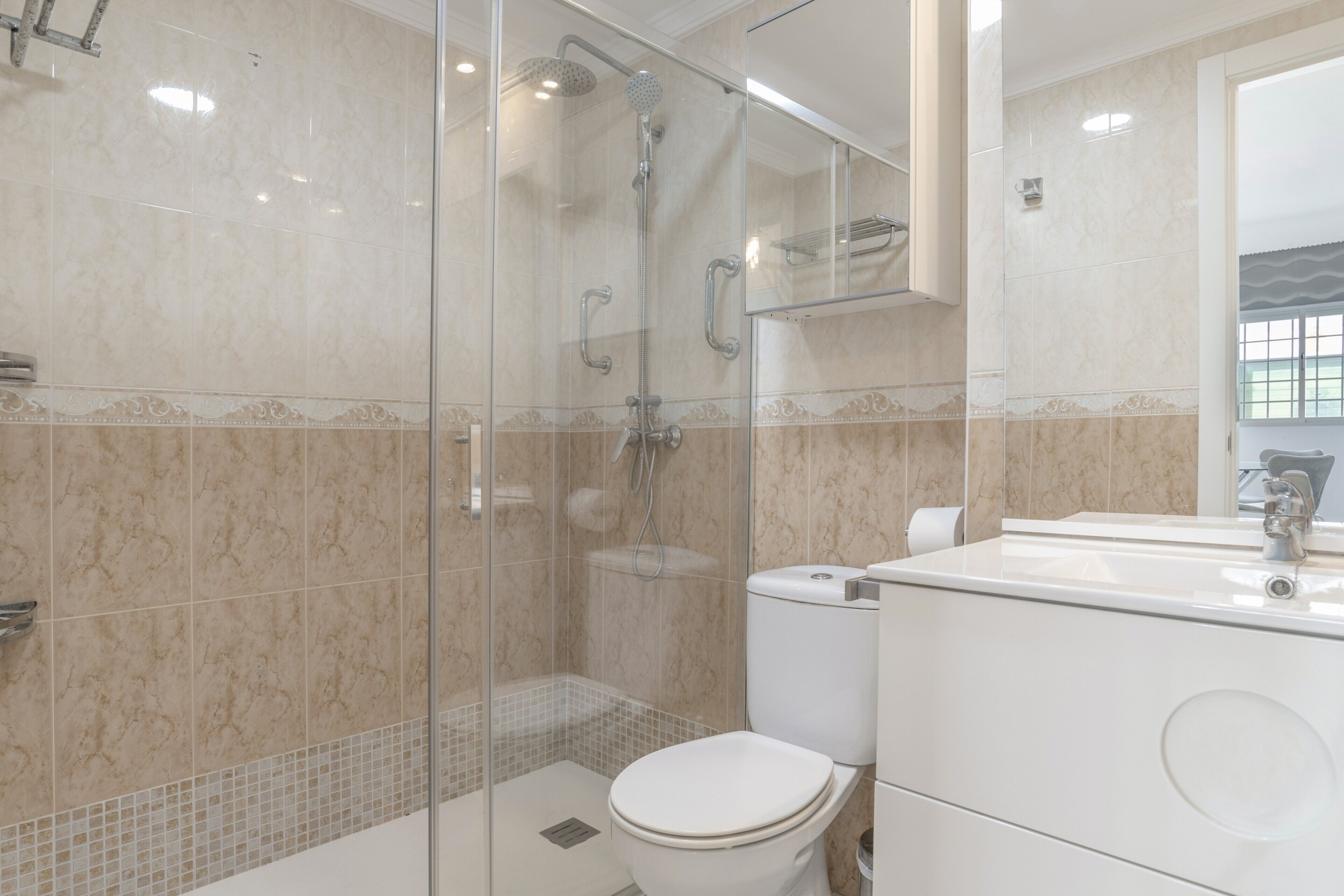 Douche, serviettes fournies