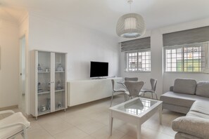 TV - Casa Ricardo - Vacation Home Near the Beach in Barbate (Barbate)