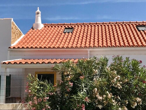 Ferienhaus 'Casa Sagres' mit privater Terrasse, privatem Garten und WLAN