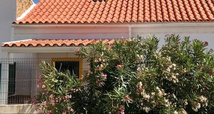 Ferienhaus 'Casa Sagres' mit privater Terrasse, privatem Garten und WLAN